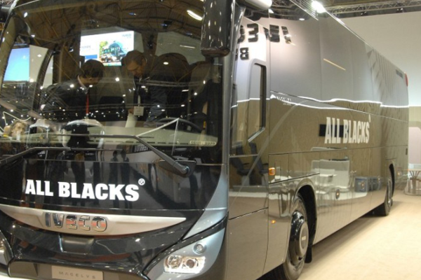 Troféu "Ônibus do Ano 2016" é apresentado para Iveco Bus